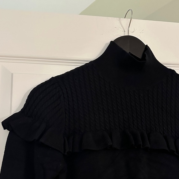Vero Moda Black Mock Neck Knit & Ruffle Trim Sweater, size Small - Picture 4 of 9